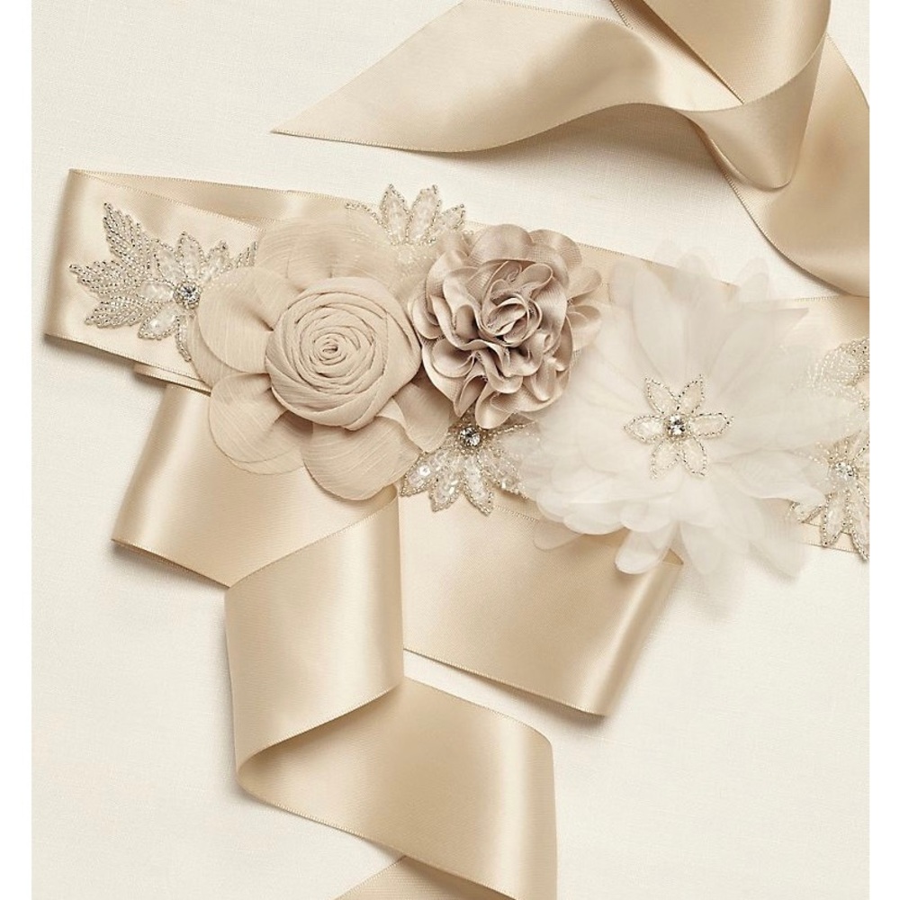 Champagne floral belt